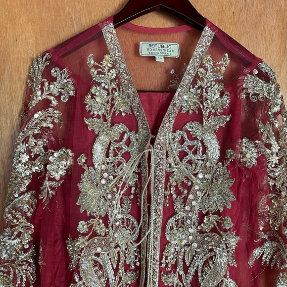 NEW GORGEOUS Republic Womenswear wedding formal in Red in Medium. - Picture 4 of 6